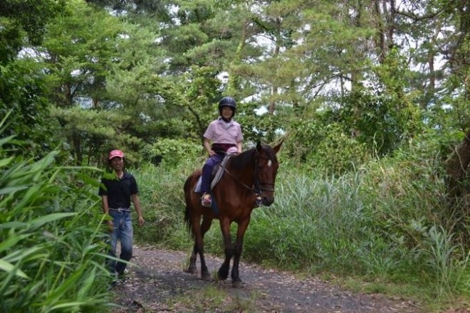 photo by《初心者OK!開放的な草原を乗馬トレッキング》 おためし・チャレンジコース(60分)(鹿児島県・霧島)|そとあそび