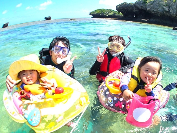 photo by 【1グループ貸切!】 シーカヤック&南国ホワイトビーチで熱帯魚シュノーケル(沖縄県・恩納村)|そとあそび