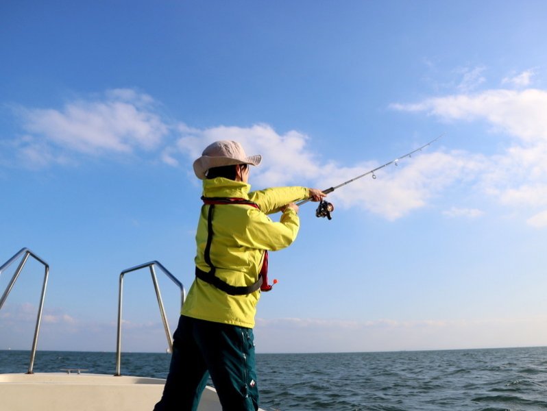 大物も狙える 東京湾で釣りをするならボートシーバスがおすすめ Sotoasobi Life そとあそびライフ Sotoasobi Life そとあそびライフ
