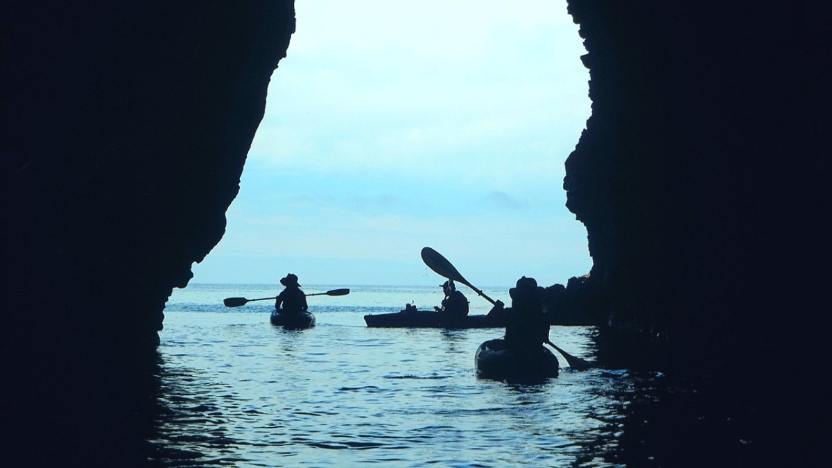 北海道 青の洞窟に行くならシーカヤックがおもしろい Sotoasobi Life そとあそびライフ 北海道 青の洞窟に行くならシーカヤックがおもしろい Sotoasobi Life そとあそびライフ