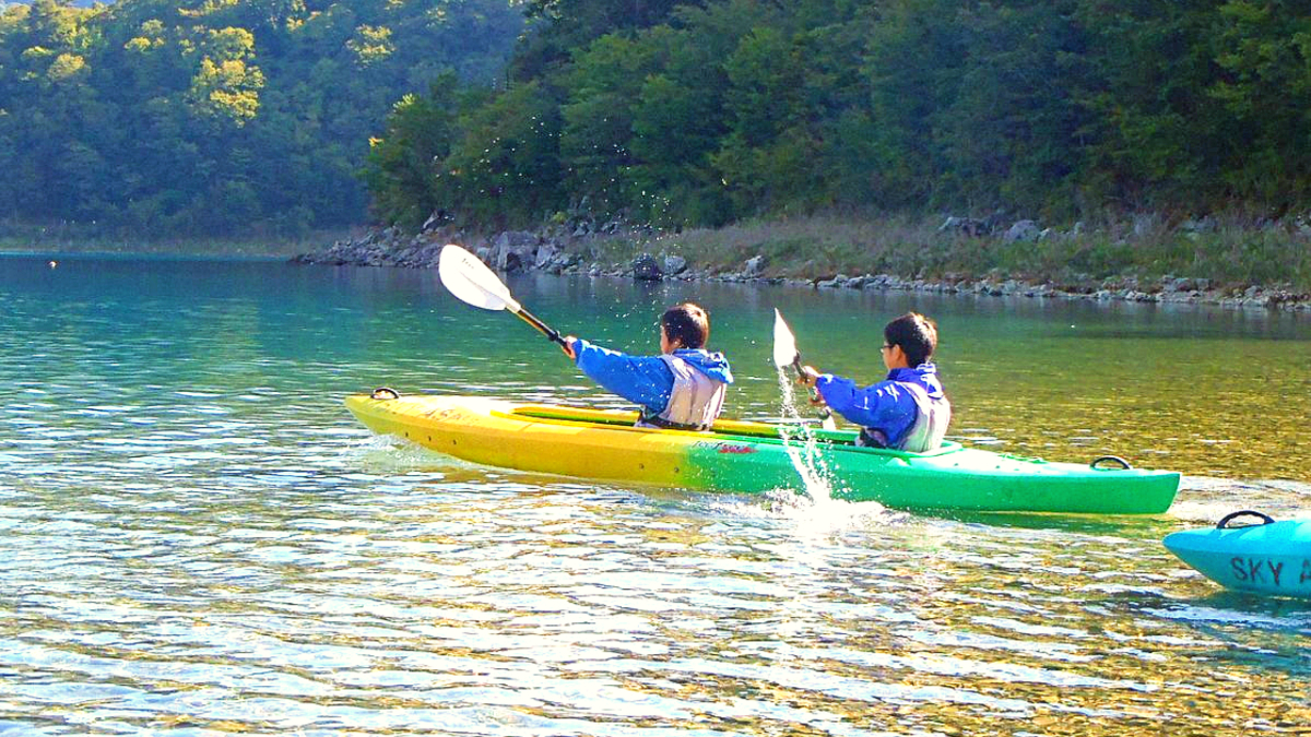 スカイ朝霧 本栖湖カヌー カヤックツアーの口コミに見る4つの魅力とは Sotoasobi Life そとあそびライフ