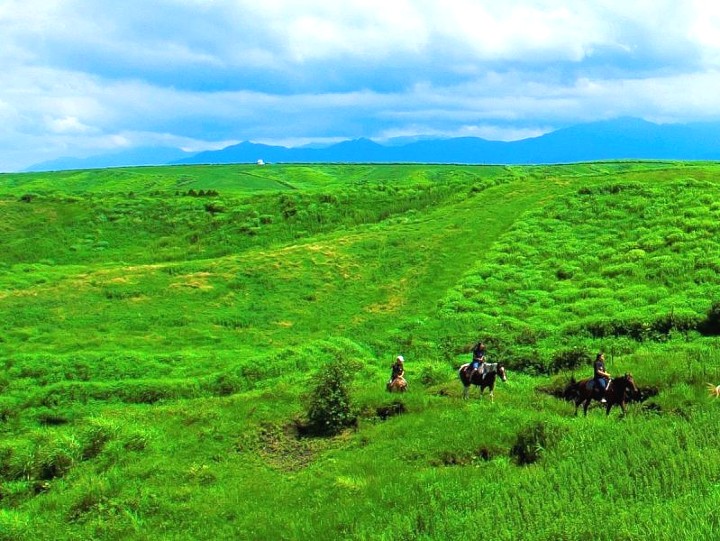 子どもと参加ok 阿蘇のおすすめ乗馬ツアーと魅力を紹介 Sotoasobi Life そとあそびライフ