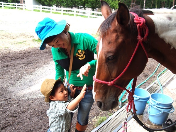 photo by 《3歳~ご家族で楽しめる!森林トレッキング》 キッズ体験乗馬(馬場内レッスン10分/トレッキング20分) (山梨県・清里・小淵沢・八ヶ岳)|そとあそび