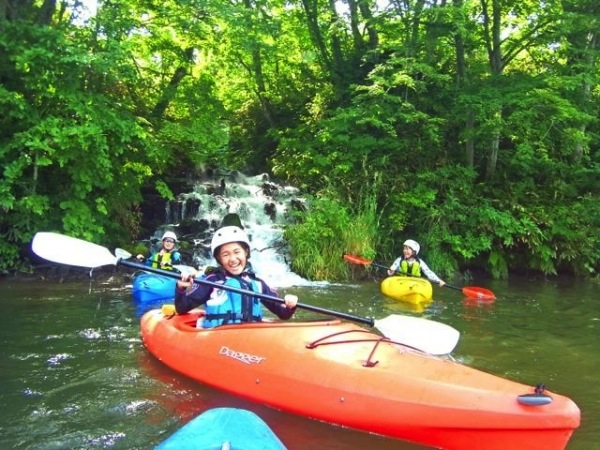 outfitter_kayak_river