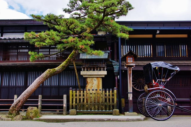 photo by じじ