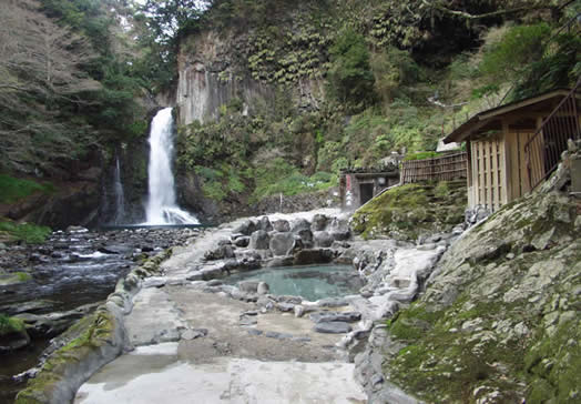 photo by 滝温泉「天城荘」